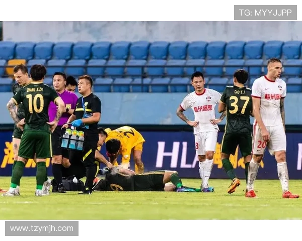 北京足球队逆袭之路揭秘：从低谷到辉煌的奋斗历程与荣耀时刻