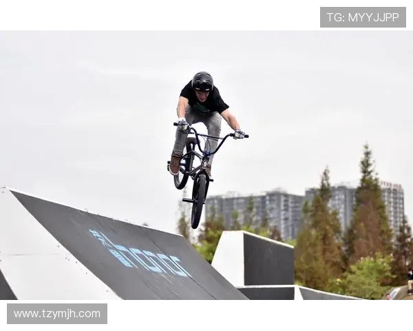 成都极限运动队包夹现象探究与热点分析