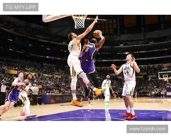 2003年湖人对决爵士的经典对抗赛回顾与精彩瞬间分析